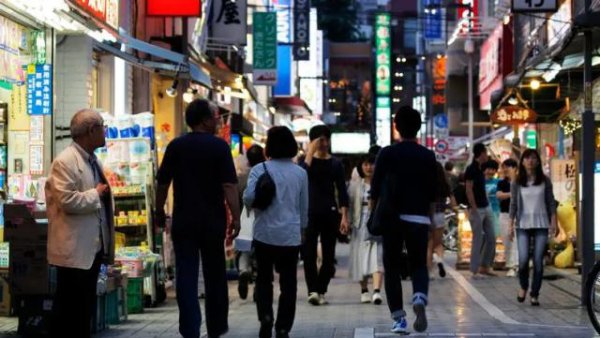 股票配资咨询交易 线上狂欢时代，日本为何仍是“线下消费天堂”?